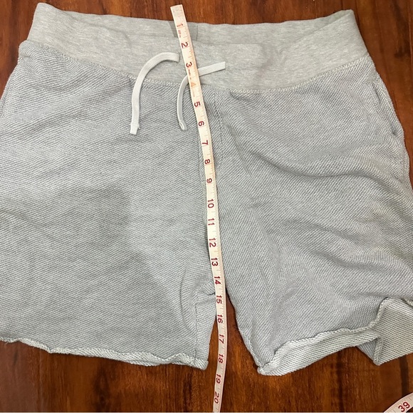 HM Logg Shorts Size Large - Picture 10 of 10